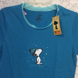 Peanuts”Let it Snow”Short Sleeved T-Shirt Sz M NWT